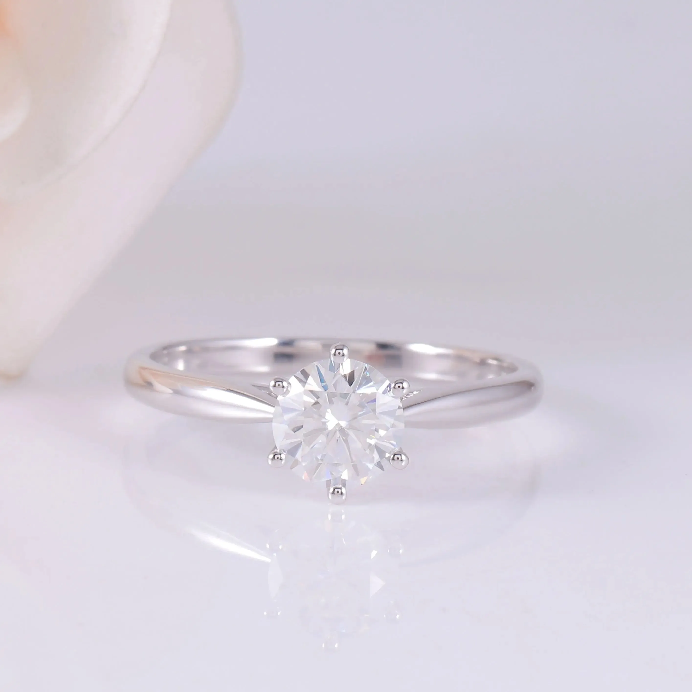 14k / 18k White Gold Moissanite Solitaire Ring 1ct