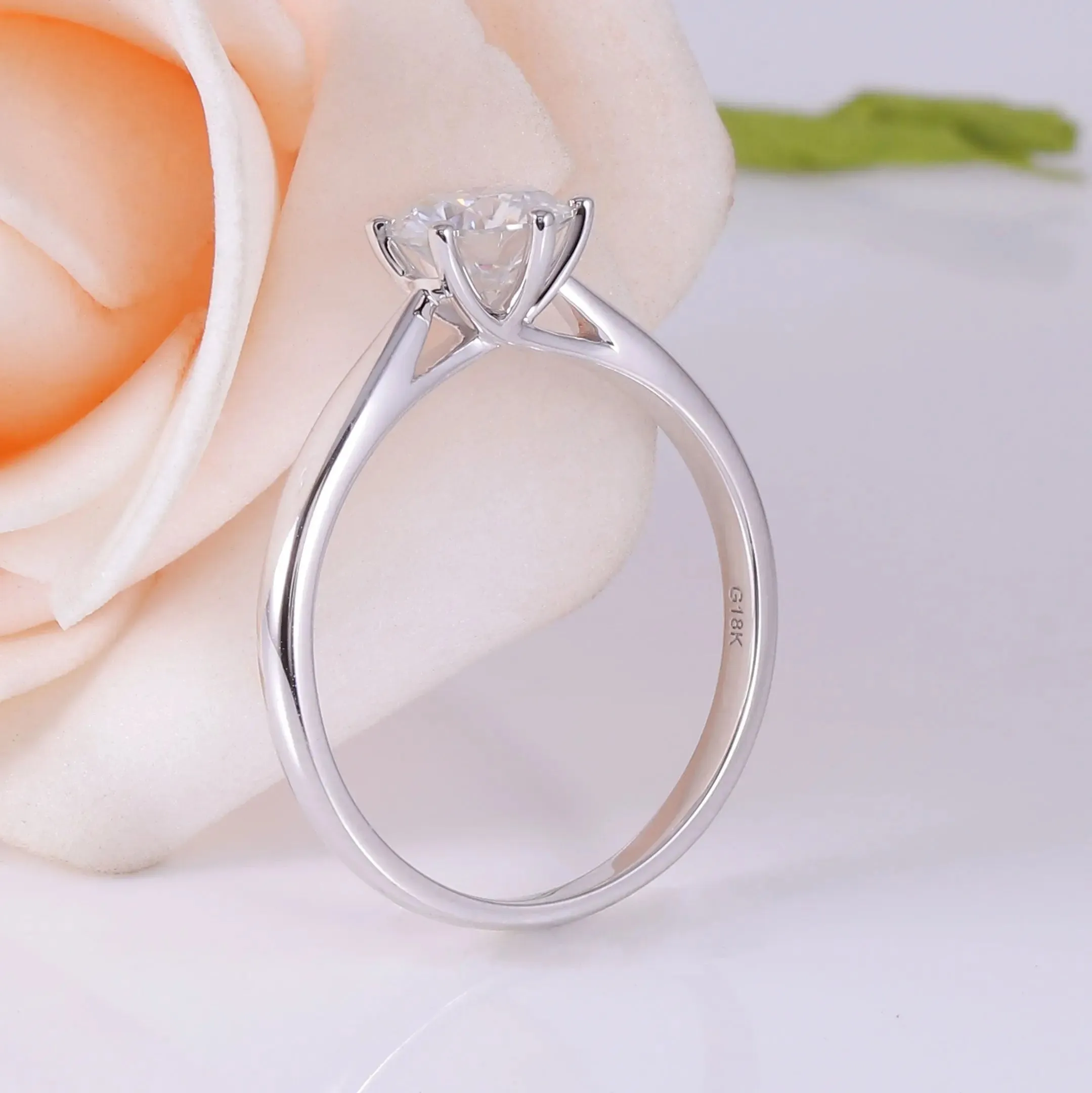 14k / 18k White Gold Moissanite Solitaire Ring 1ct