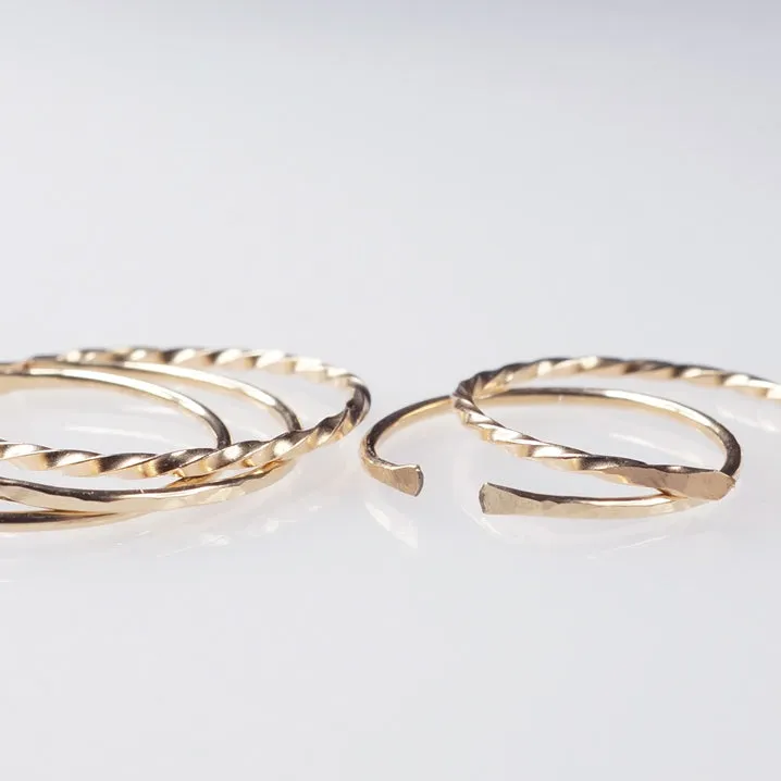 5 Thin Gold Rings