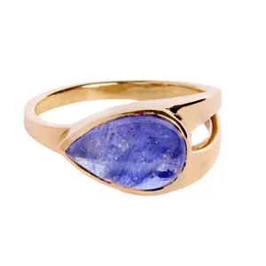 9ct yellow gold ring with tanzanite pear cabochon size O