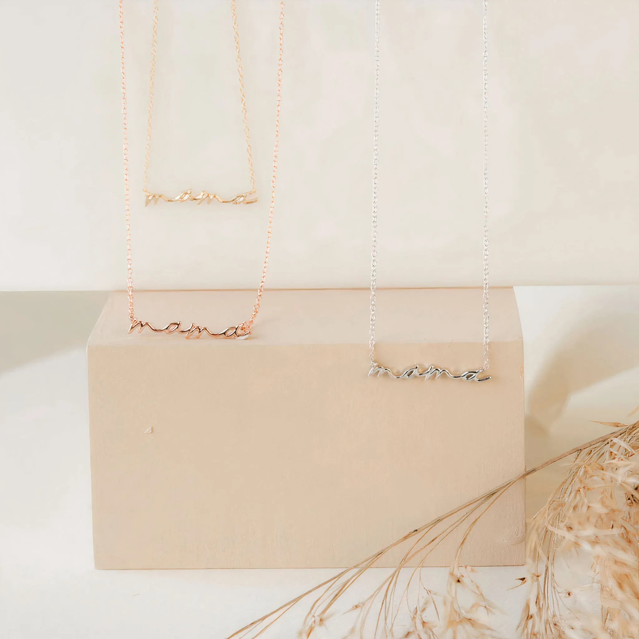 DAINTY SCRIPT NAME NECKLACE