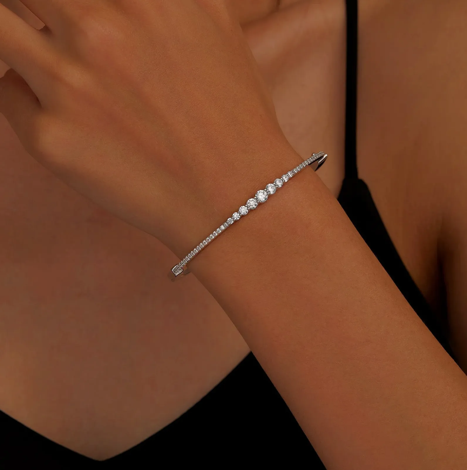 Graduated Bangle Bracelet