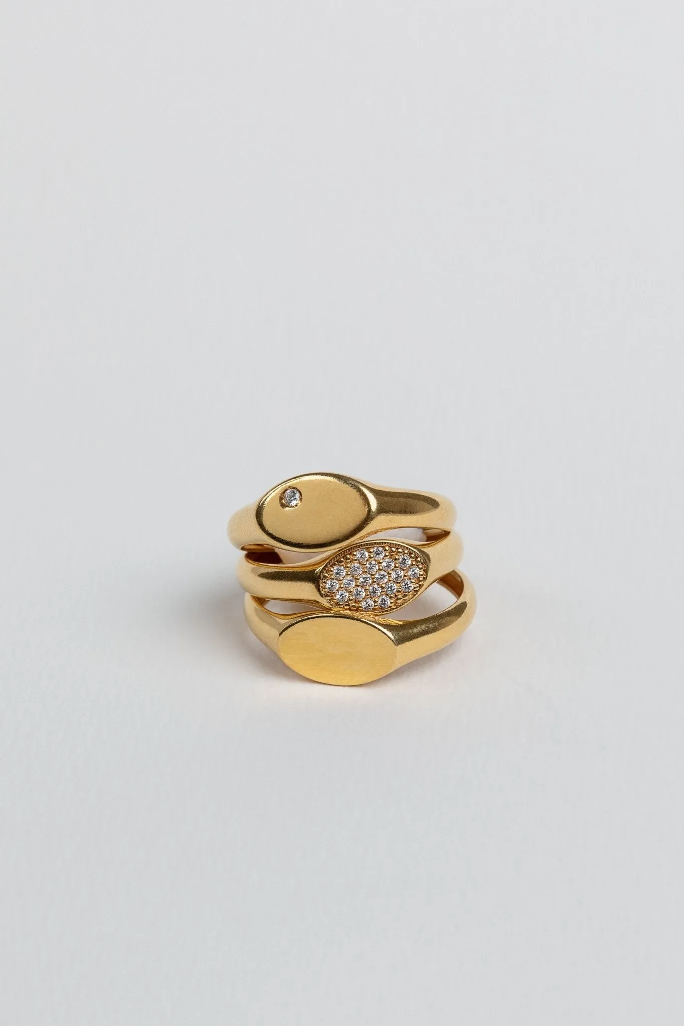 Oval pave signet ring