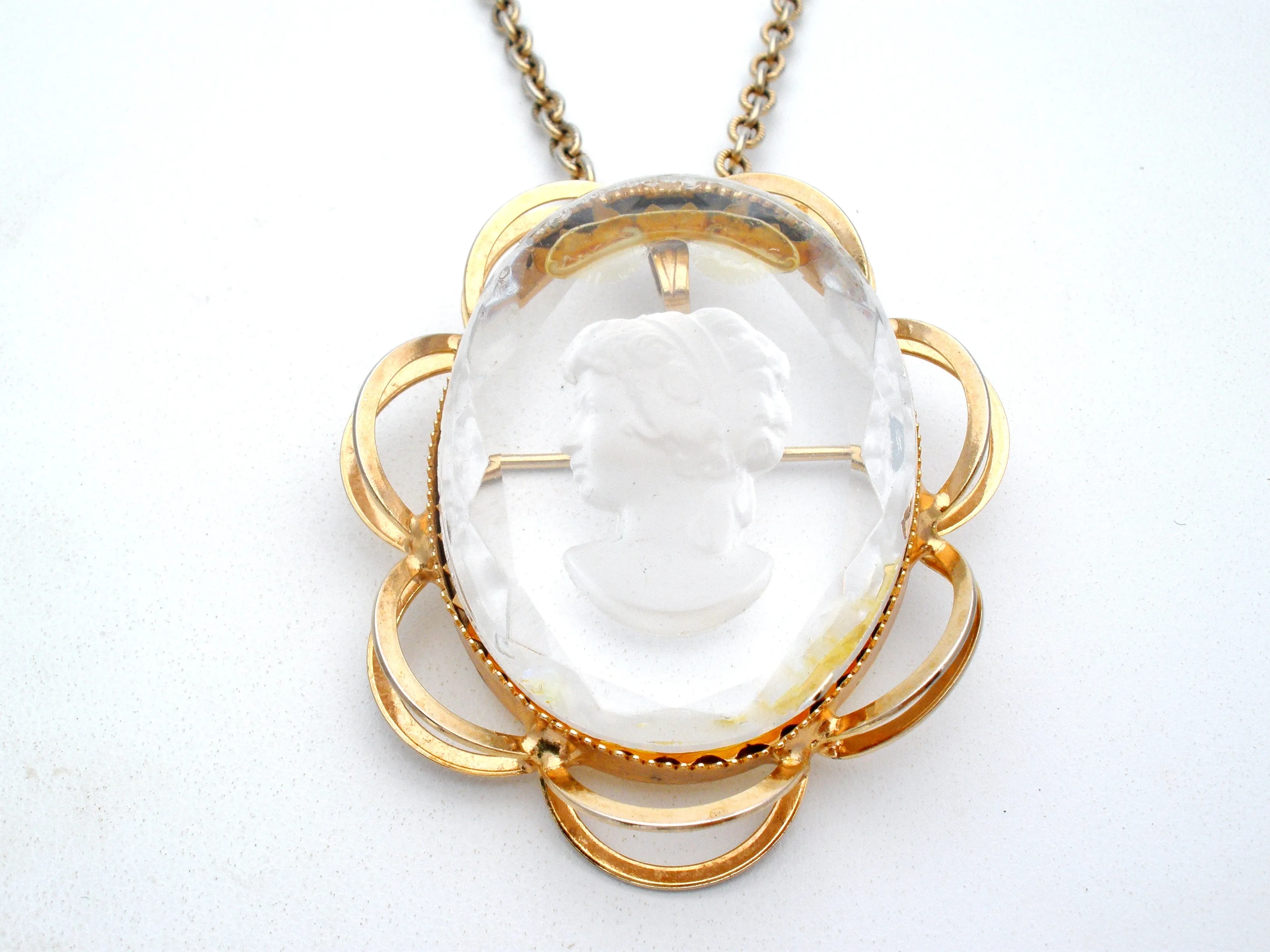 Vintage Clear Intaglio Pendant Necklace 24"